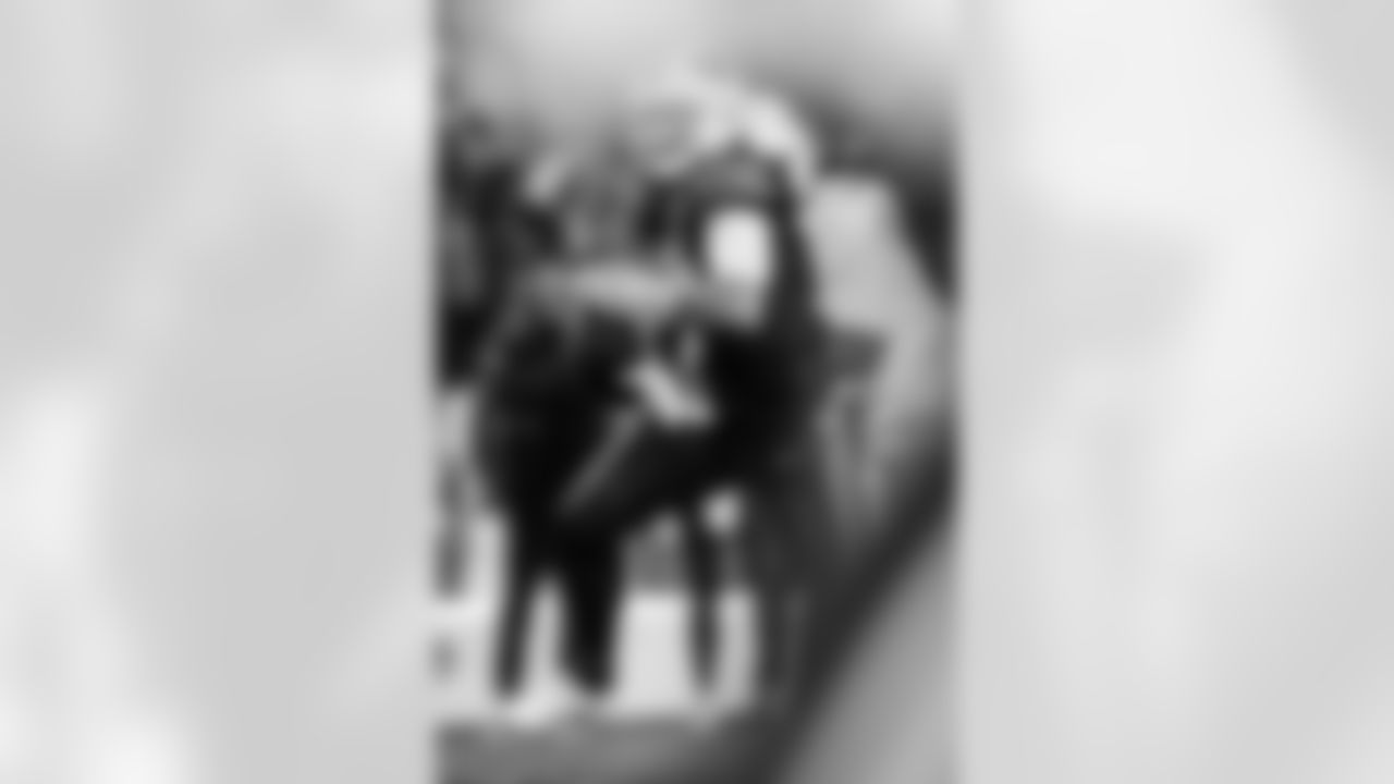 Buffalo Bills vs Miami Dolphins, Regular Season, September 18, 2025 at Highmark Stadium.