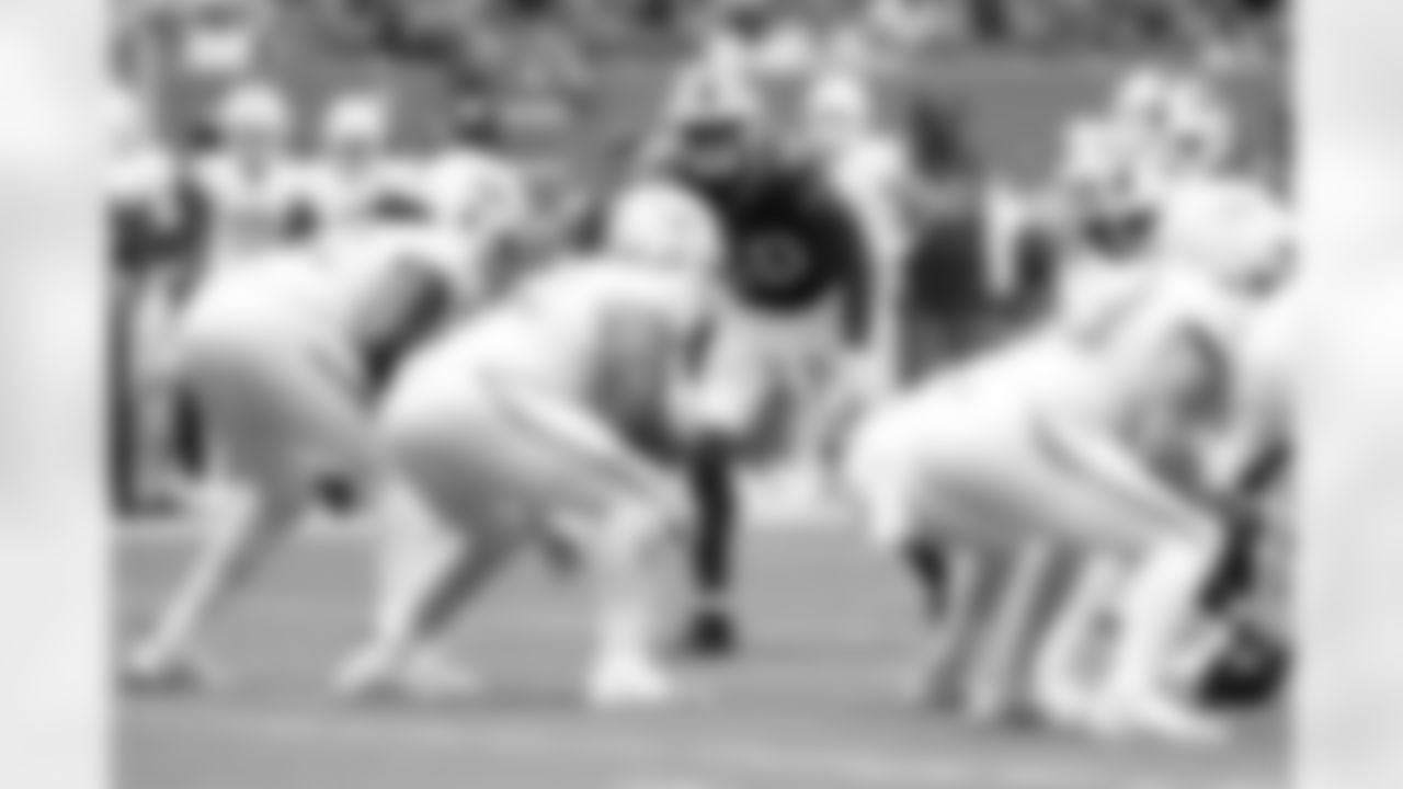 Miami Dolphins vs Buffalo Bills, Regular Season, November 09, 2025 at Hard Rock Stadium.