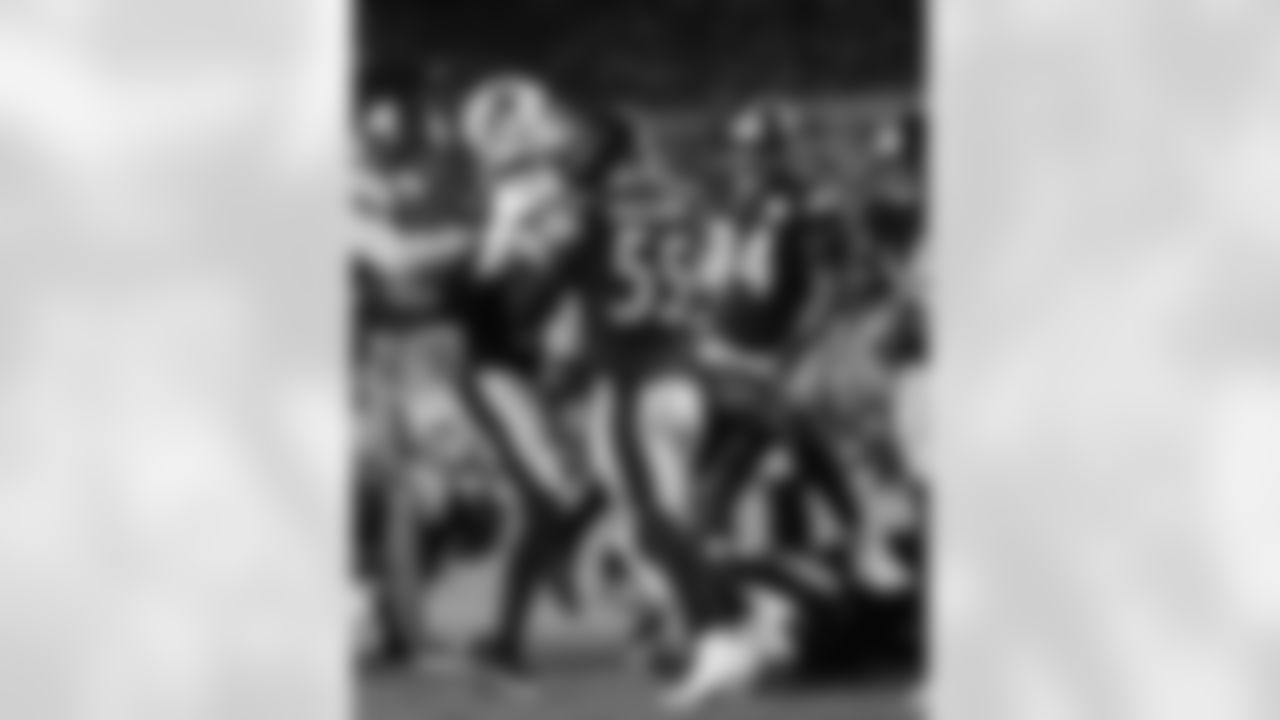 Pittsburgh Steelers vs Buffalo Bills, Regular Season, November 30, 2025 at Acrisure Stadium.