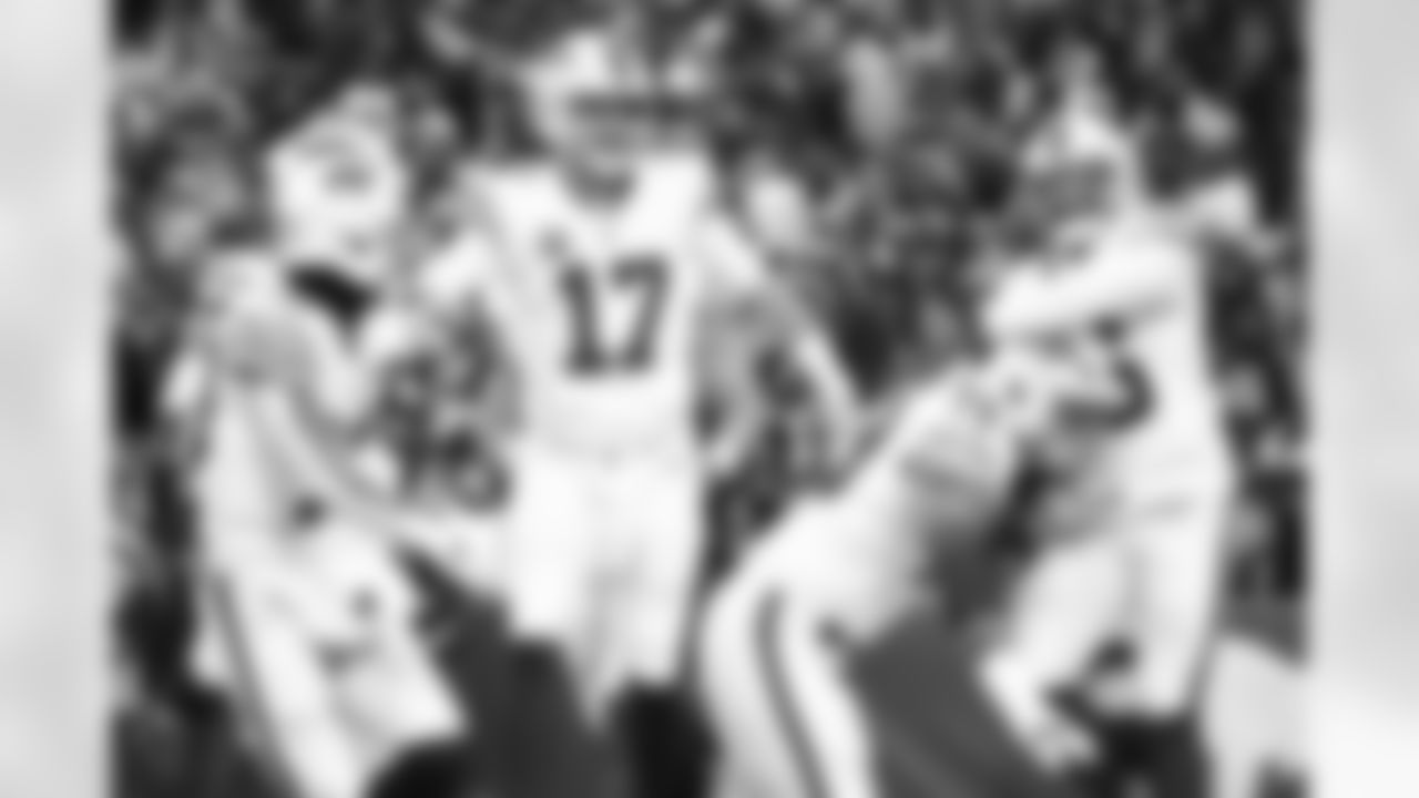 Buffalo Bills vs Tampa Bay Buccaneers, Regular Season, November 16, 2025 at Highmark Stadium.