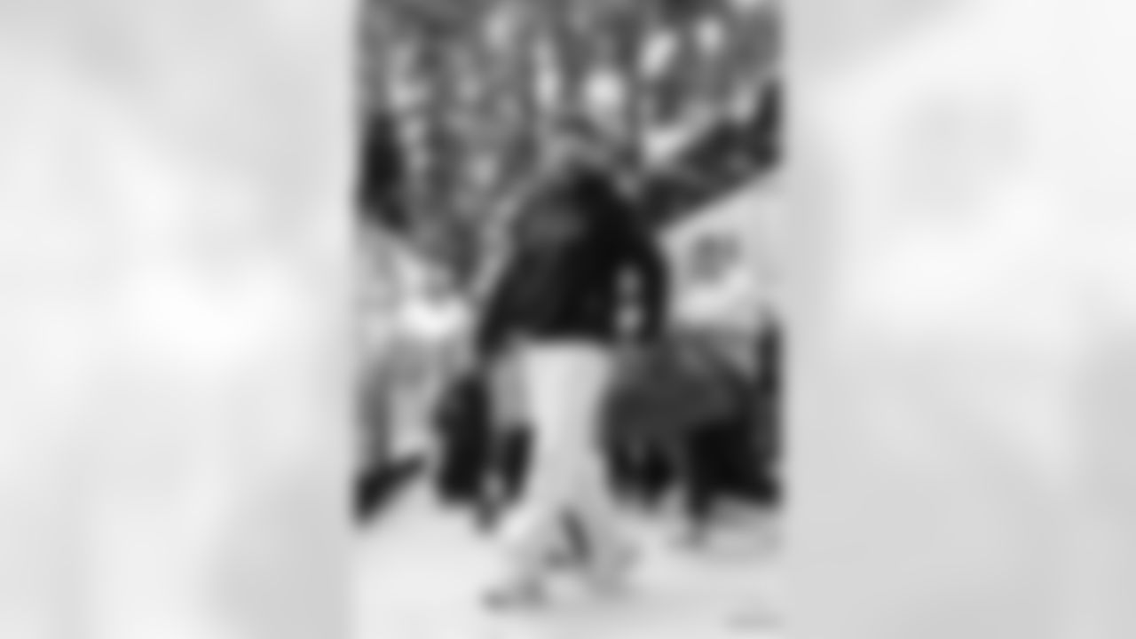 Miami Dolphins vs Buffalo Bills, Regular Season, November 09, 2025 at Hard Rock Stadium.