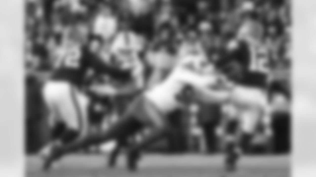 Cleveland Browns vs Buffalo Bills, Regular Season, December 21, 2025 at Huntington Bank Field.