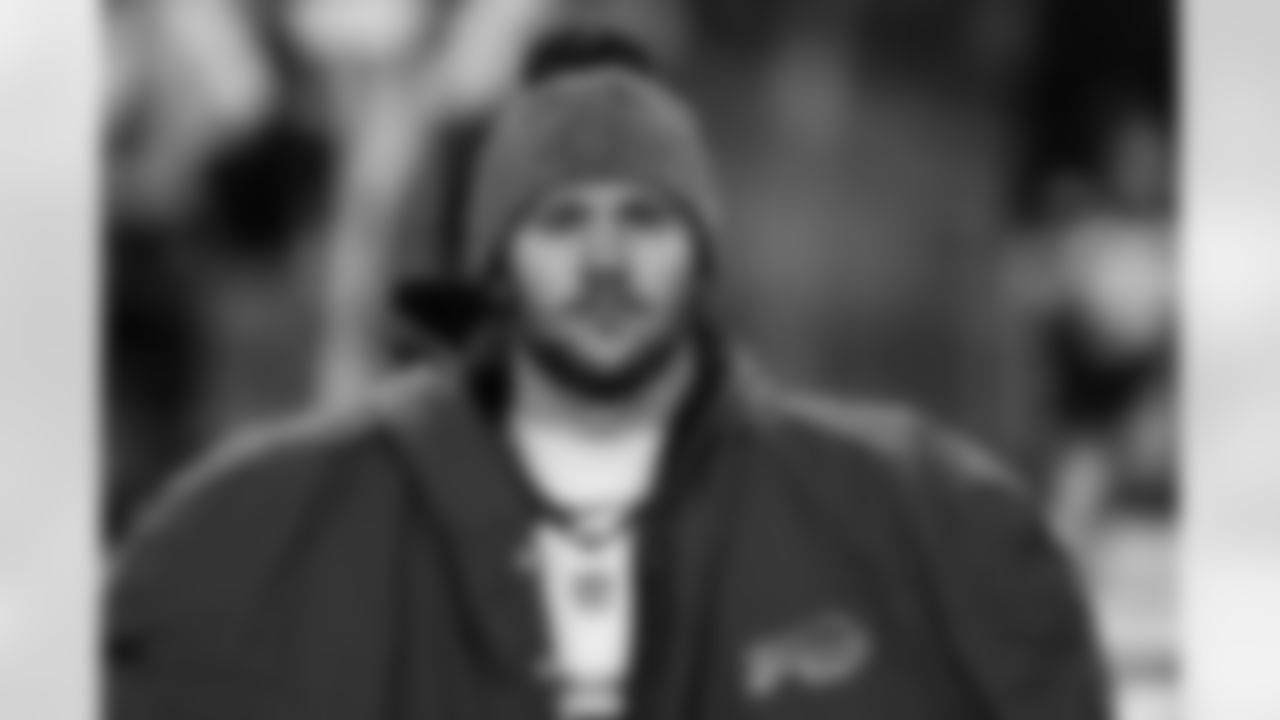 Pittsburgh Steelers vs Buffalo Bills, Regular Season, November 30, 2025 at Acrisure Stadium.