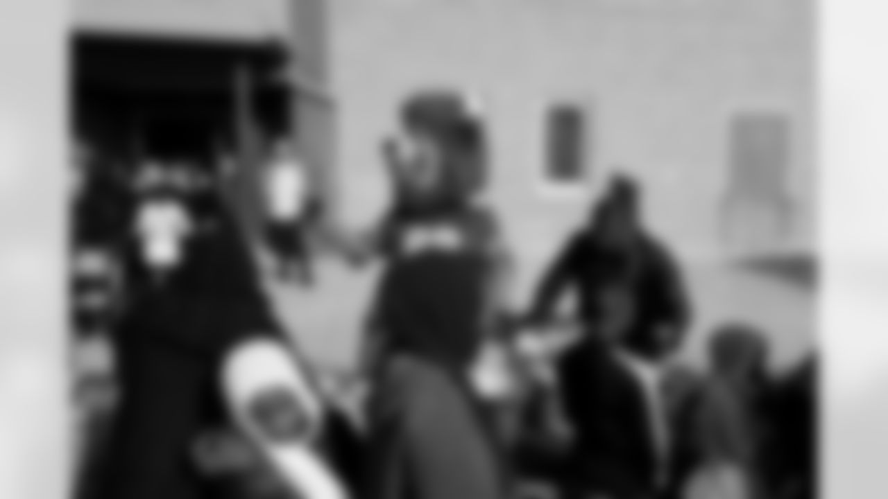 Free Mobile Food Markets, November 01, 2025 at #94 West Hertel Academy.