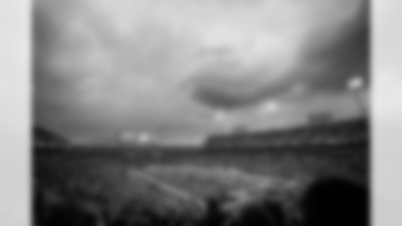 Buffalo Bills vs Tampa Bay Buccaneers, Regular Season, November 16, 2025 at Highmark Stadium.