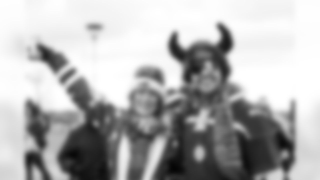 Buffalo Bills vs Tampa Bay Buccaneers, Regular Season, November 16, 2025 at Highmark Stadium.