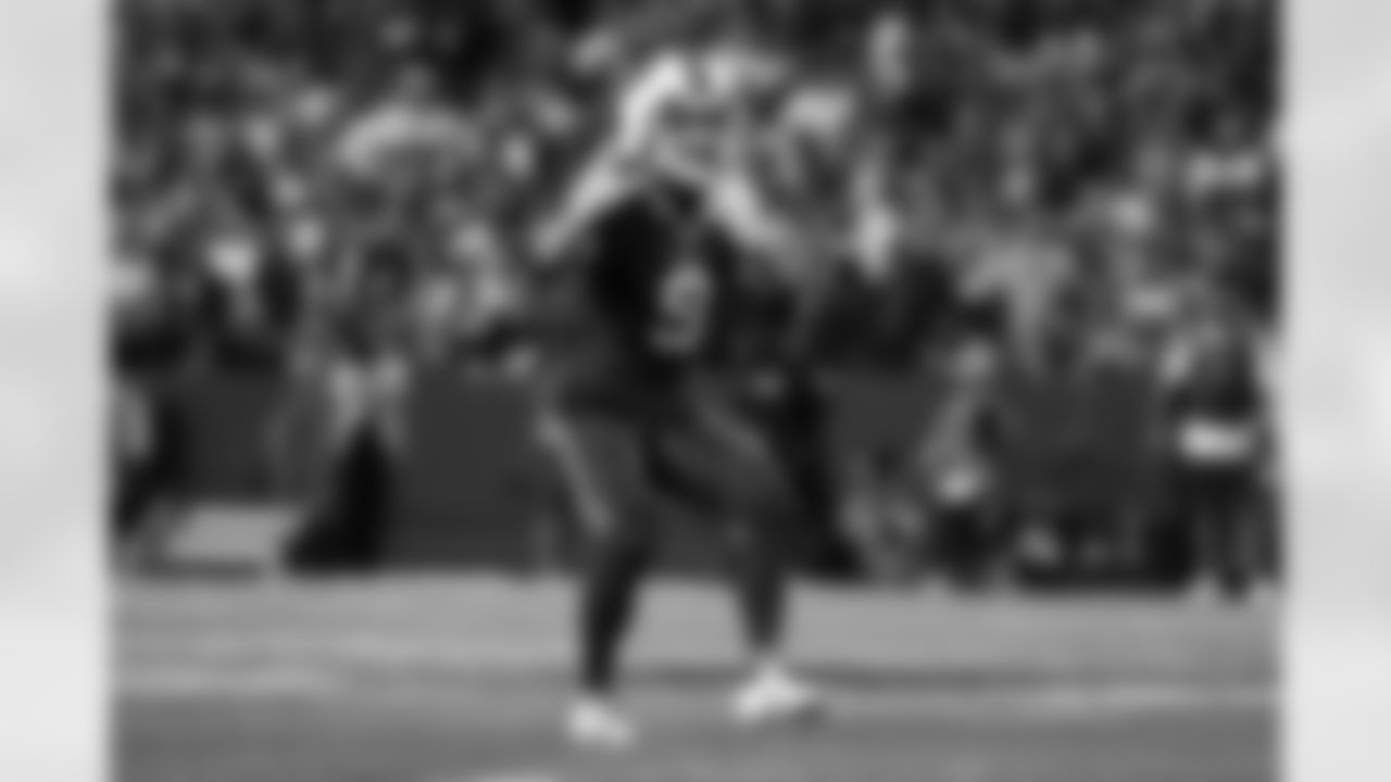 Buffalo Bills vs Miami Dolphins, Regular Season, September 18, 2025 at Highmark Stadium.