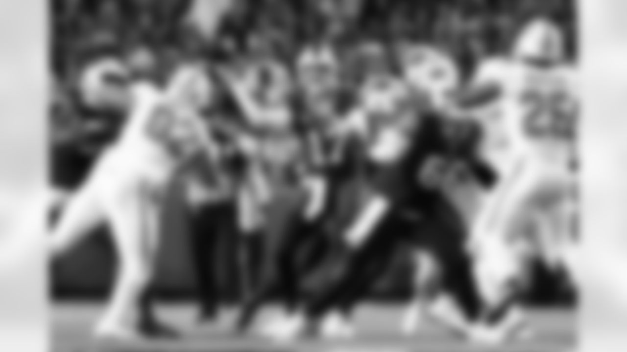 Buffalo Bills vs Miami Dolphins, Regular Season, September 18, 2025 at Highmark Stadium.