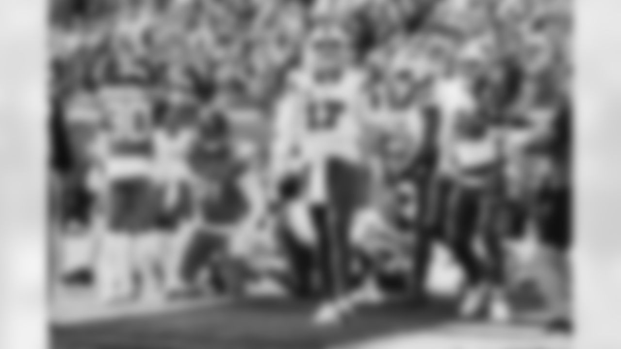 Josh Allen (17). Buffalo Bills vs Jacksonville Jaguars, Wild Card Game, January 11, 2026 at EverBank Stadium.