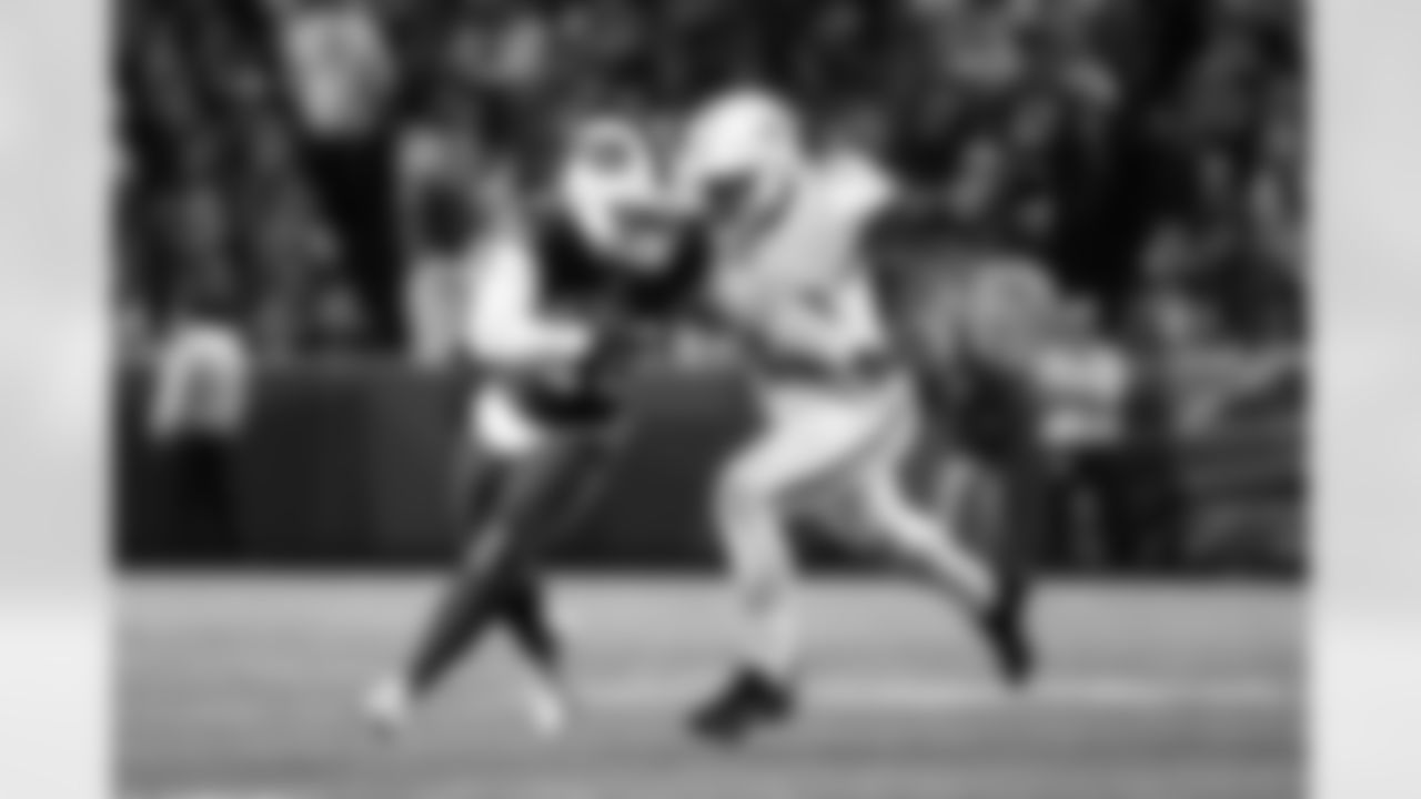 Buffalo Bills vs Miami Dolphins, Regular Season, September 18, 2025 at Highmark Stadium.