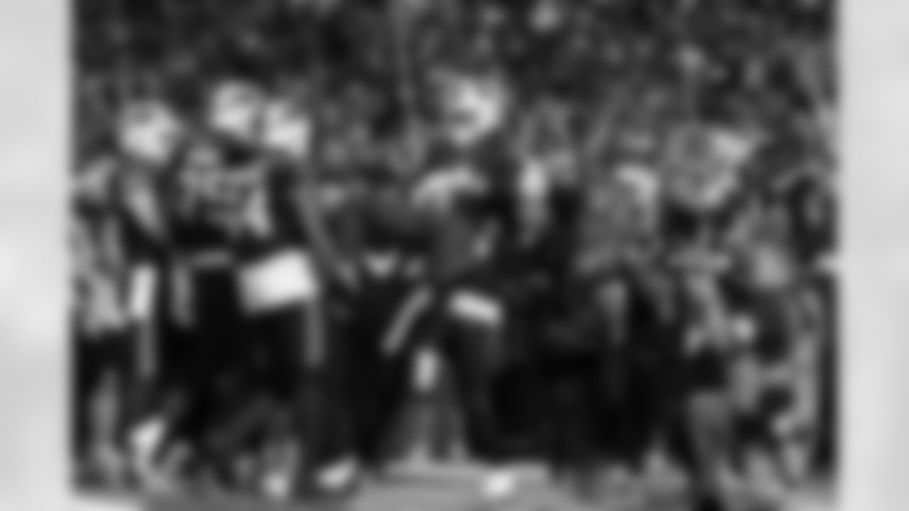 Buffalo Bills vs Miami Dolphins, Regular Season, September 18, 2025 at Highmark Stadium.