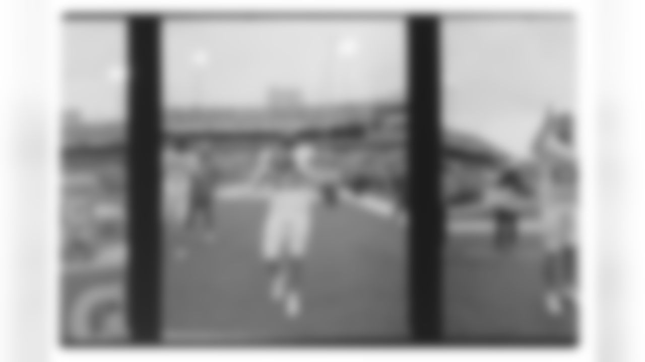 Buffalo Bills vs Tampa Bay Buccaneers, Regular Season, November 17, 2025 at Highmark Stadium.