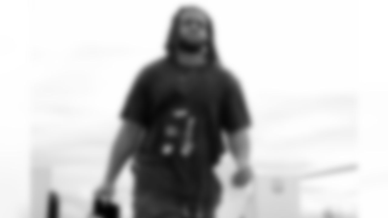 T.J. Sanders (98). Buffalo Bills Travel to Miami, November 08, 2025 at Buffalo Niagara International Airport.