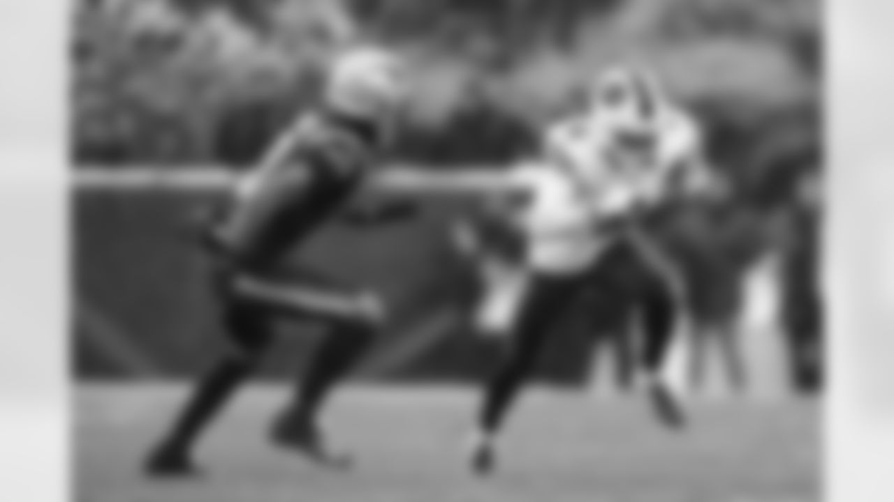 New England Patriots vs Buffalo Bills, Regular Season, December 14, 2025 at Gillette Stadium.