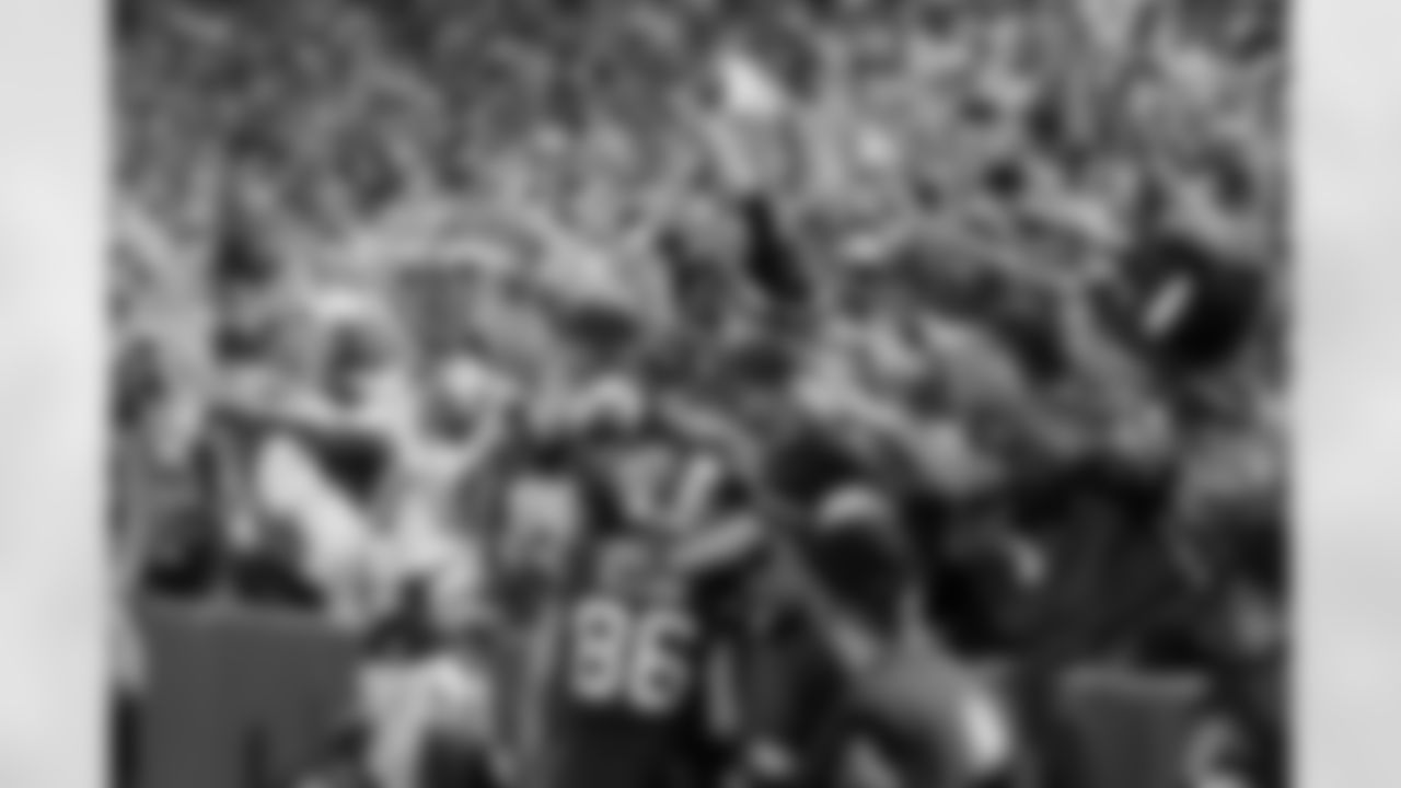 Buffalo Bills vs Miami Dolphins, Regular Season, September 18, 2025 at Highmark Stadium.