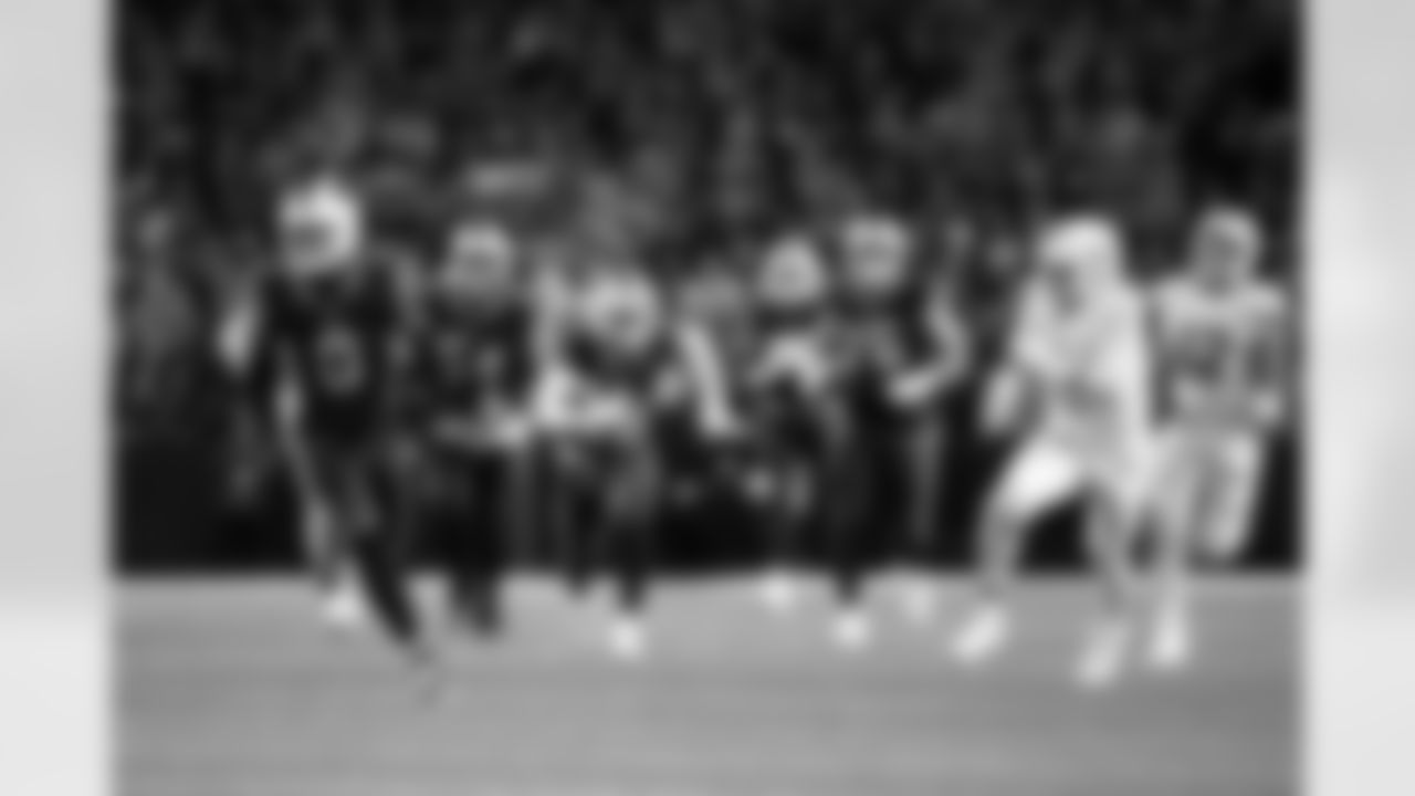 Buffalo Bills vs Miami Dolphins, Regular Season, September 18, 2025 at Highmark Stadium.