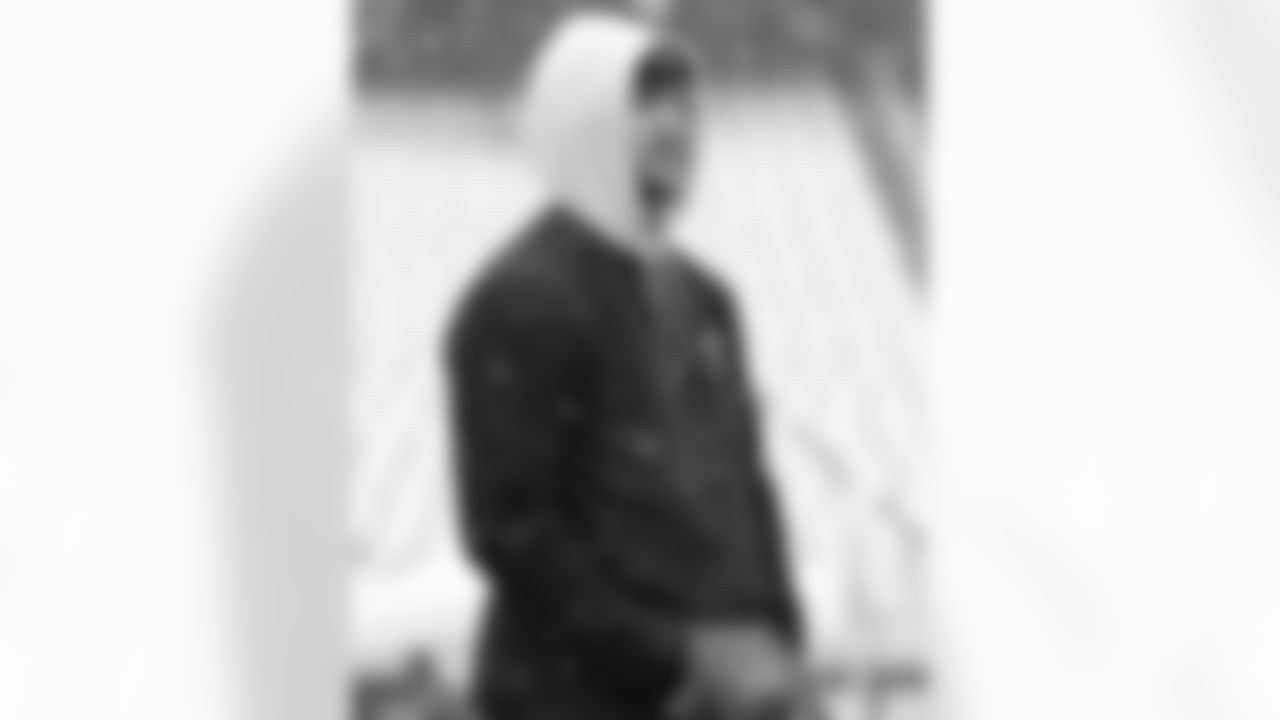 New England Patriots vs Buffalo Bills, Regular Season, December 14, 2025 at Gillette Stadium.