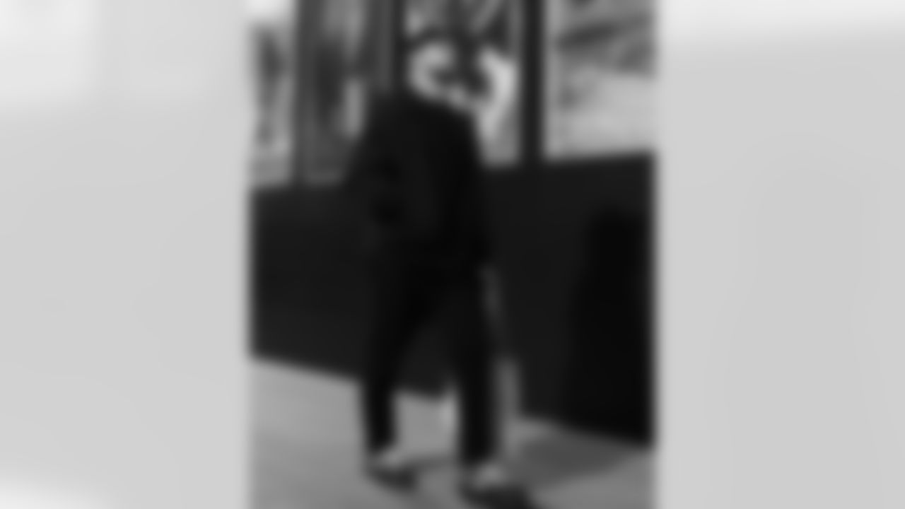 New England Patriots vs Buffalo Bills, Regular Season, December 14, 2025 at Gillette Stadium.