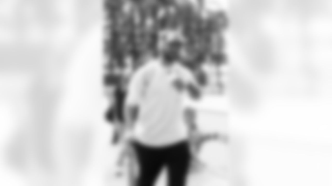 Miami Dolphins vs Buffalo Bills, Regular Season, November 09, 2025 at Hard Rock Stadium.