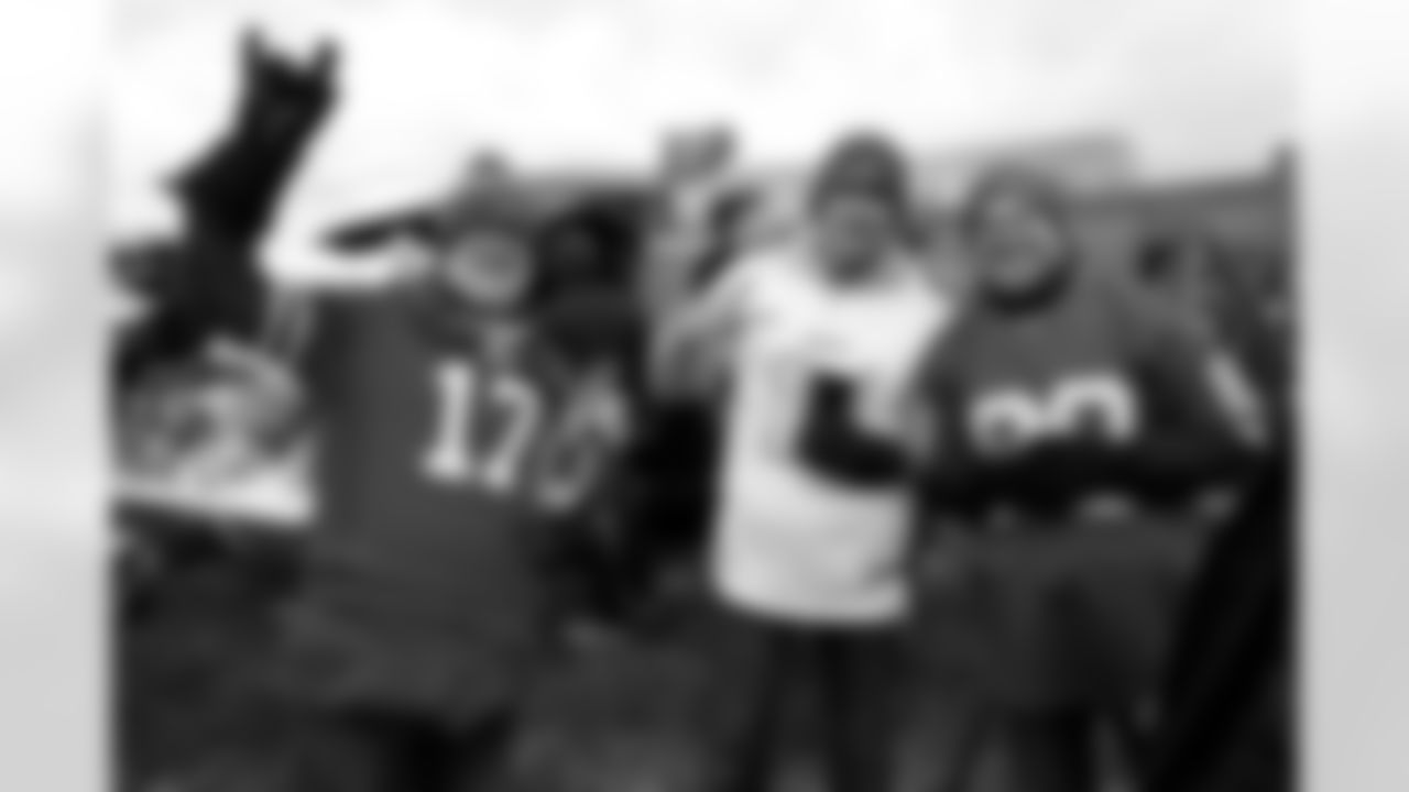 Buffalo Bills vs Tampa Bay Buccaneers, Regular Season, November 16, 2025 at Highmark Stadium.