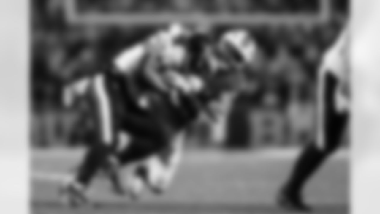 Buffalo Bills vs Philadelphia Eagles, Regular Season, December 28, 2025 at Highmark Stadium.