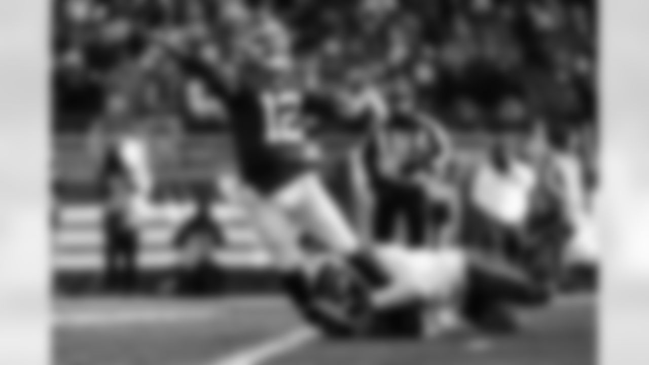 Cleveland Browns vs Buffalo Bills, Regular Season, December 21, 2025 at Huntington Bank Field.