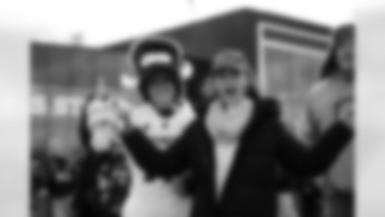 Buffalo Bills vs Tampa Bay Buccaneers, Regular Season, November 16, 2025 at Highmark Stadium.