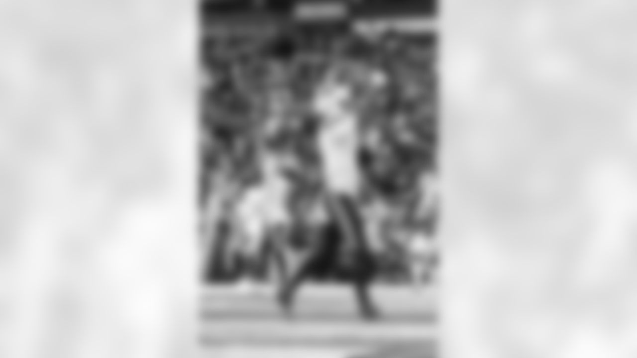 Cleveland Browns vs Buffalo Bills, Regular Season, December 21, 2025 at Huntington Bank Field.