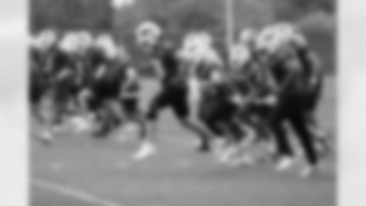 Dawson Knox (88). Buffalo Bills OTA workouts, May 27, 2025 at the Buffalo Bills Training Center.