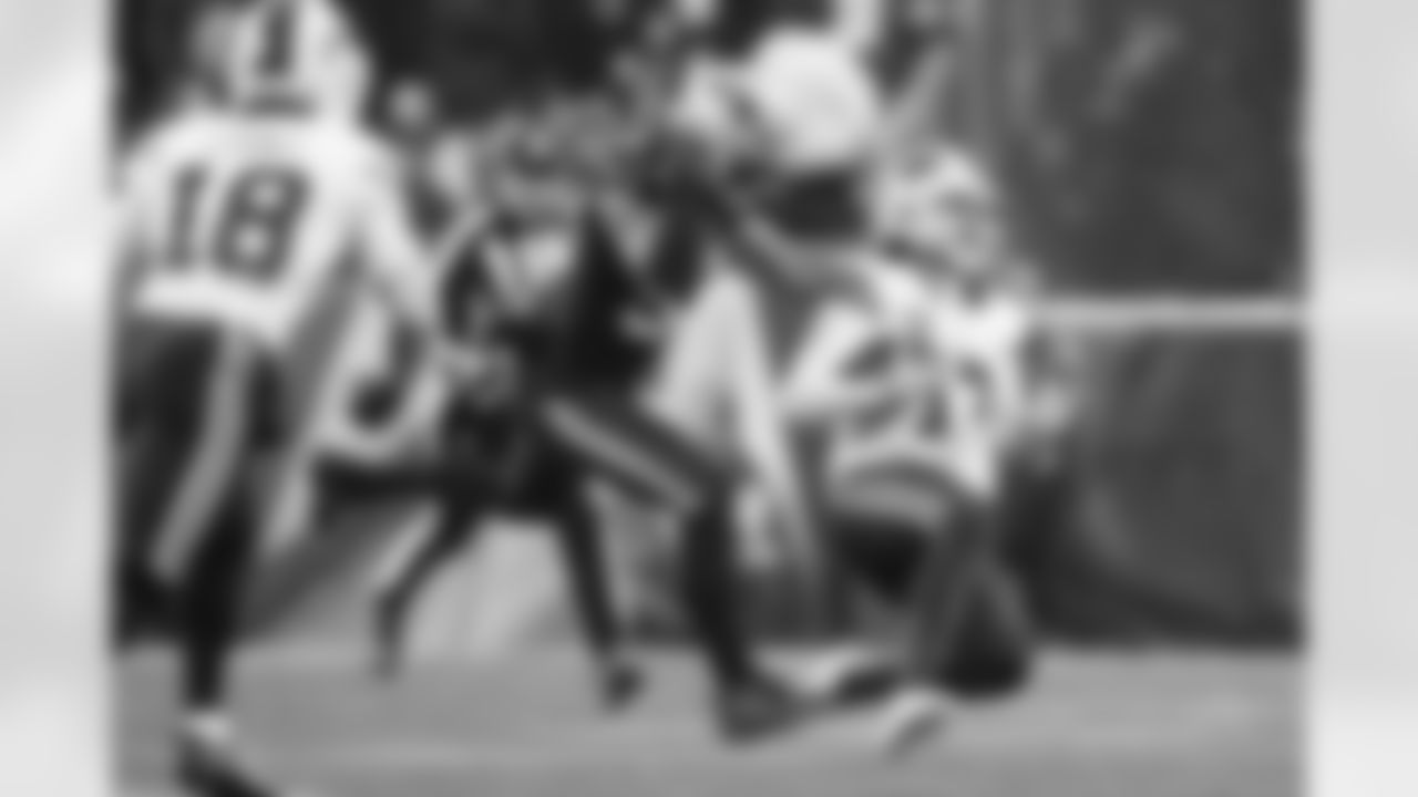 New England Patriots vs Buffalo Bills, Regular Season, December 14, 2025 at Gillette Stadium.