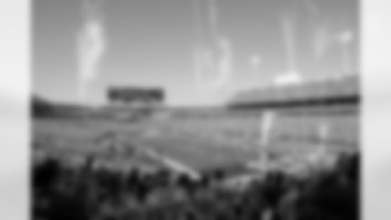 . Buffalo Bills vs New Orleans Saints, Regular Season, September 28, 2025 at Highmark Stadium.