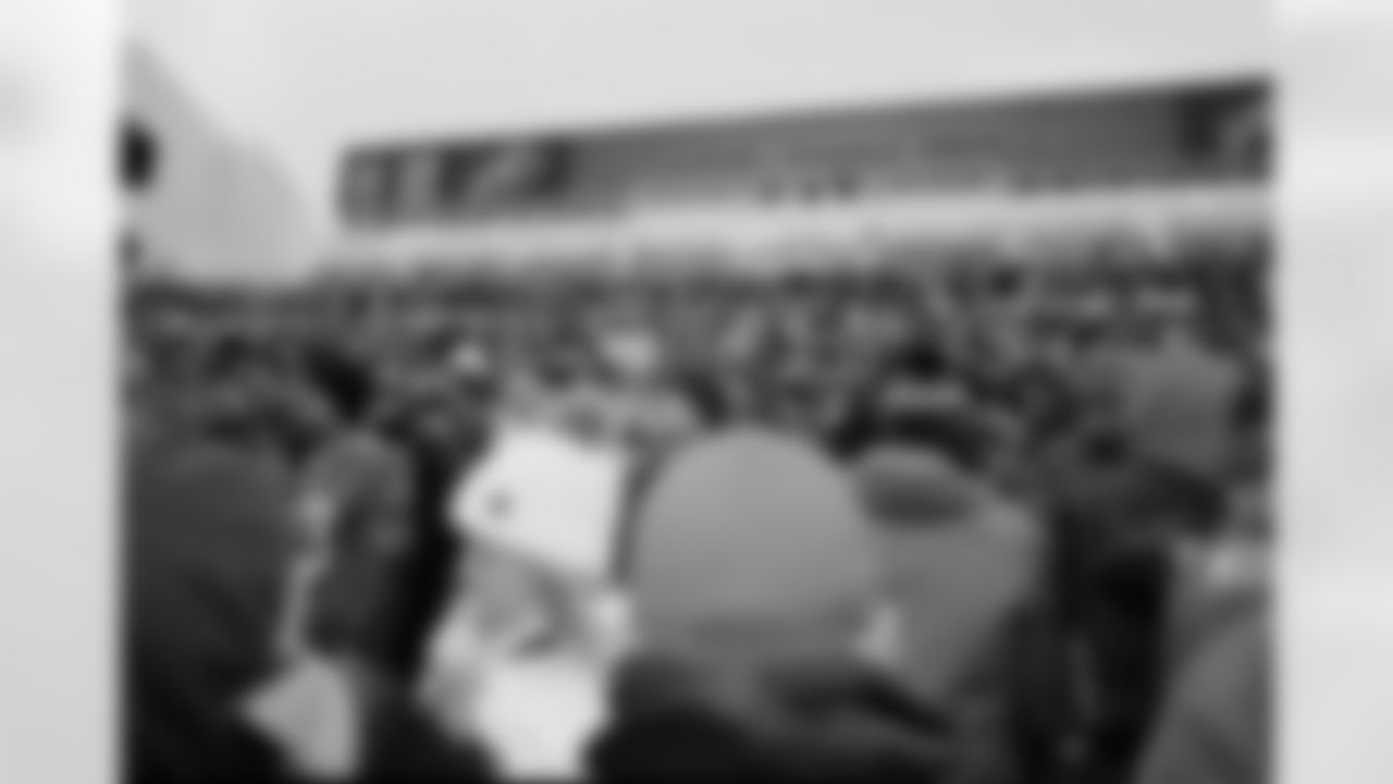 Buffalo Bills vs Tampa Bay Buccaneers, Regular Season, November 17, 2025 at Highmark Stadium.