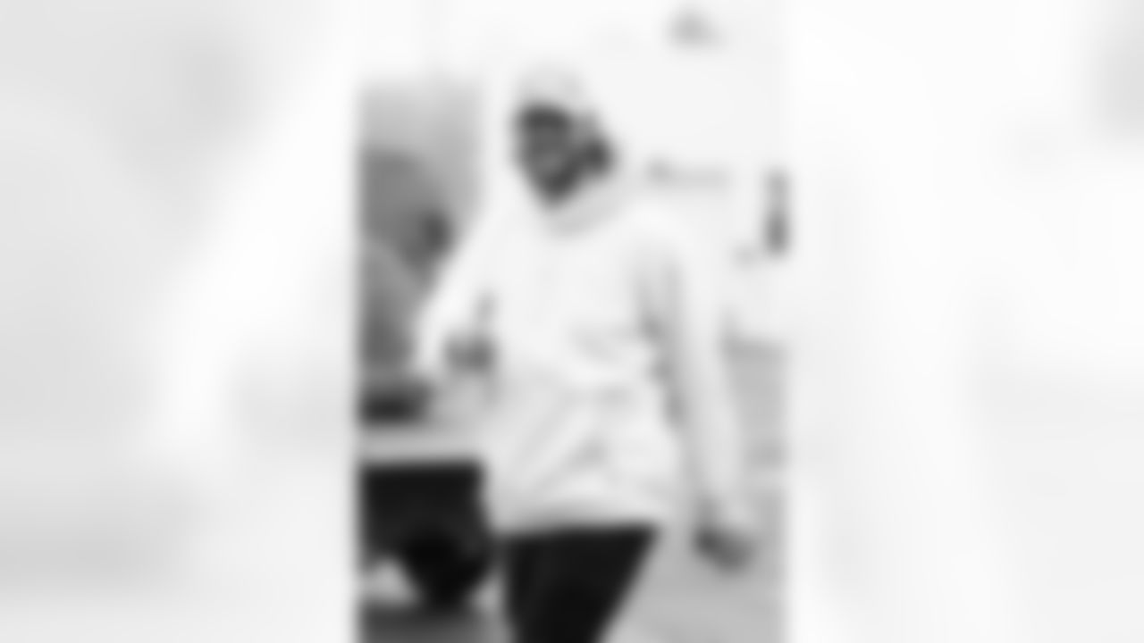 Josh Allen (17). Buffalo Bills vs Cincinnati Bengals, Regular Season, December 07, 2025 at Highmark Stadium.