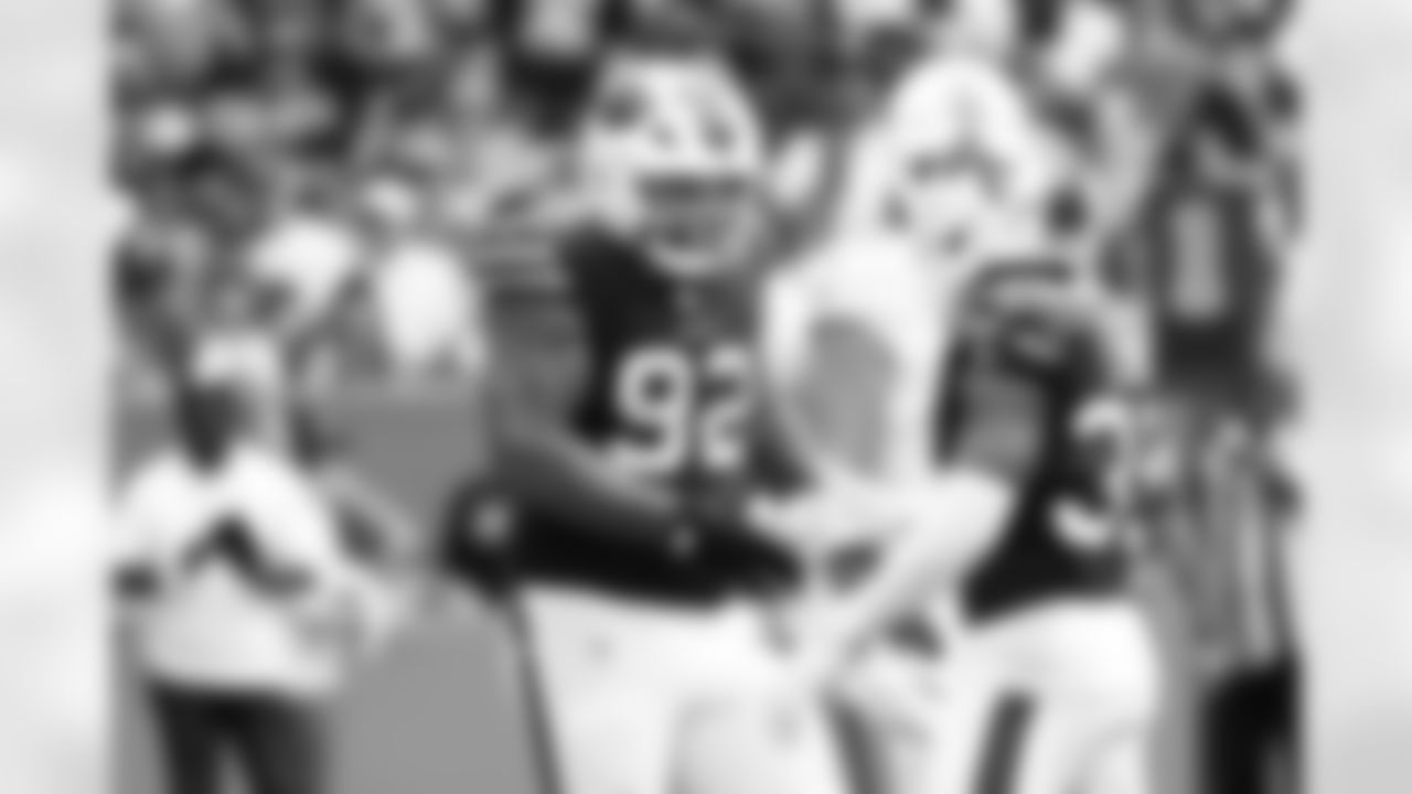 Miami Dolphins vs Buffalo Bills, Regular Season, November 09, 2025 at Hard Rock Stadium.