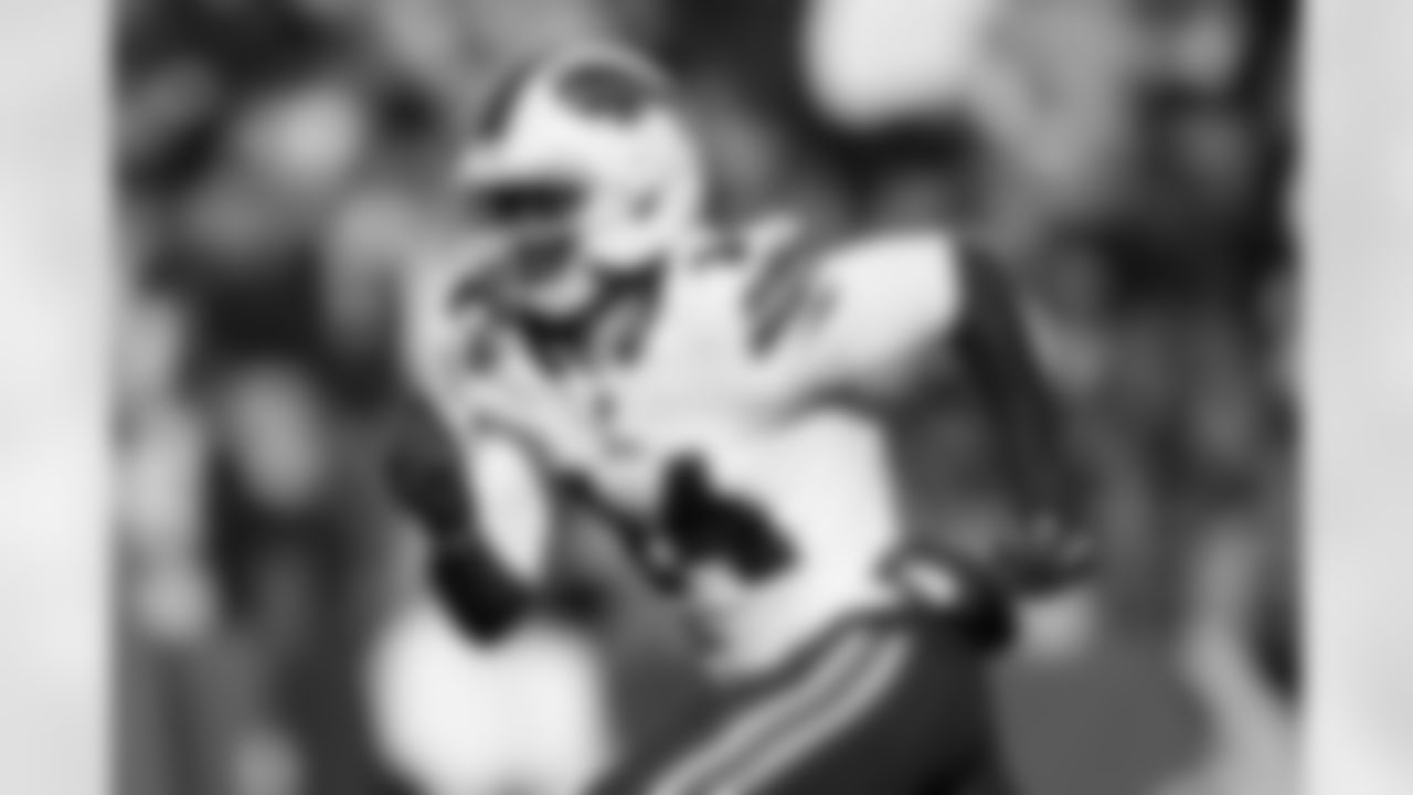 Cleveland Browns vs Buffalo Bills, Regular Season, December 21, 2025 at Huntington Bank Field.