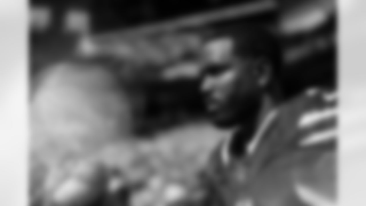 Miami Dolphins vs Buffalo Bills, Regular Season, November 09, 2025 at Hard Rock Stadium.