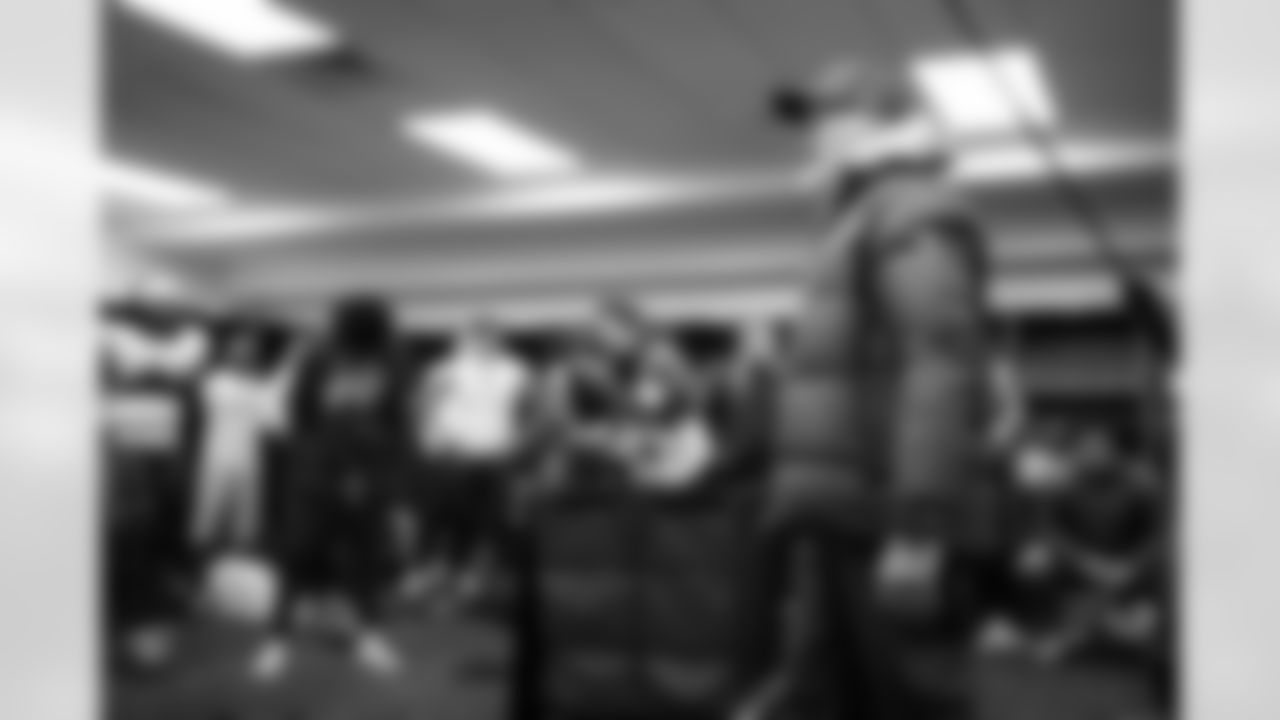 Pittsburgh Steelers vs Buffalo Bills, Regular Season, November 28, 2025 at Acrisure Stadium.