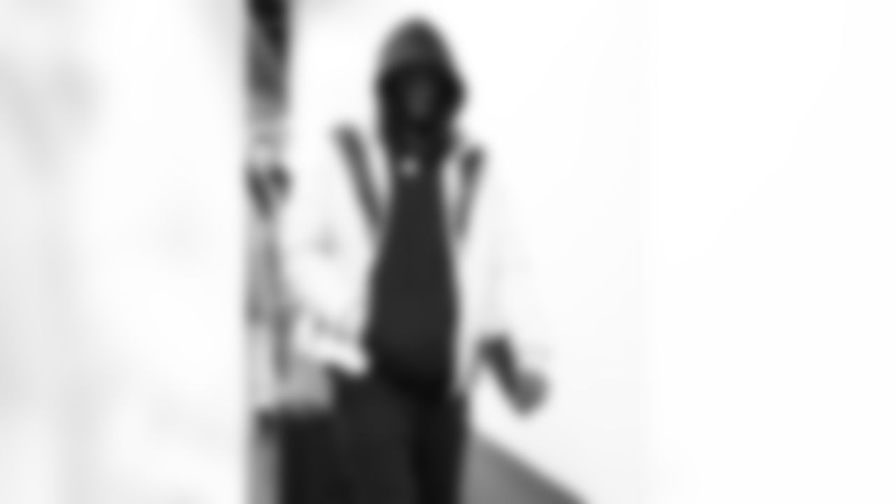 Pittsburgh Steelers vs Buffalo Bills, Regular Season, November 30, 2025 at Acrisure Stadium.