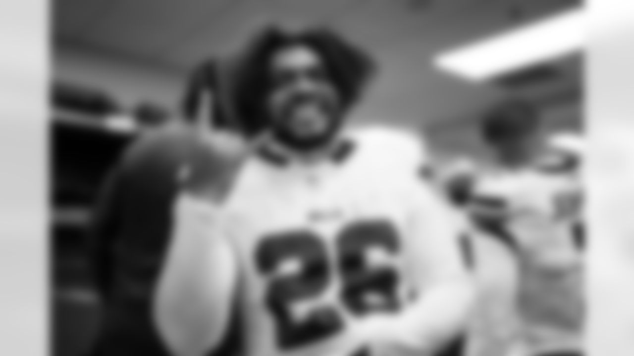 Pittsburgh Steelers vs Buffalo Bills, Regular Season, November 28, 2025 at Acrisure Stadium.