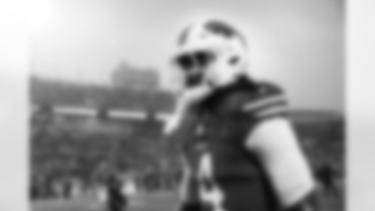 Buffalo Bills vs Philadelphia Eagles, Regular Season, December 28, 2025 at Highmark Stadium.