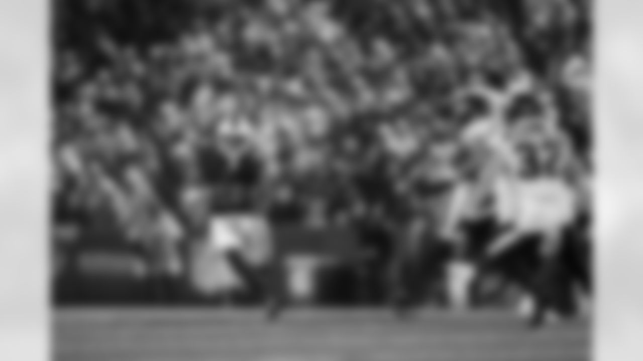 Buffalo Bills vs Philadelphia Eagles, Regular Season, December 28, 2025 at Highmark Stadium.