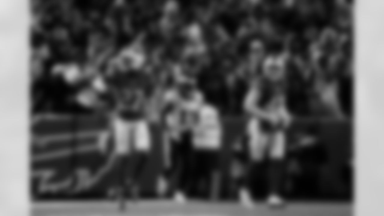 Buffalo Bills vs Philadelphia Eagles, Regular Season, December 28, 2025 at Highmark Stadium.