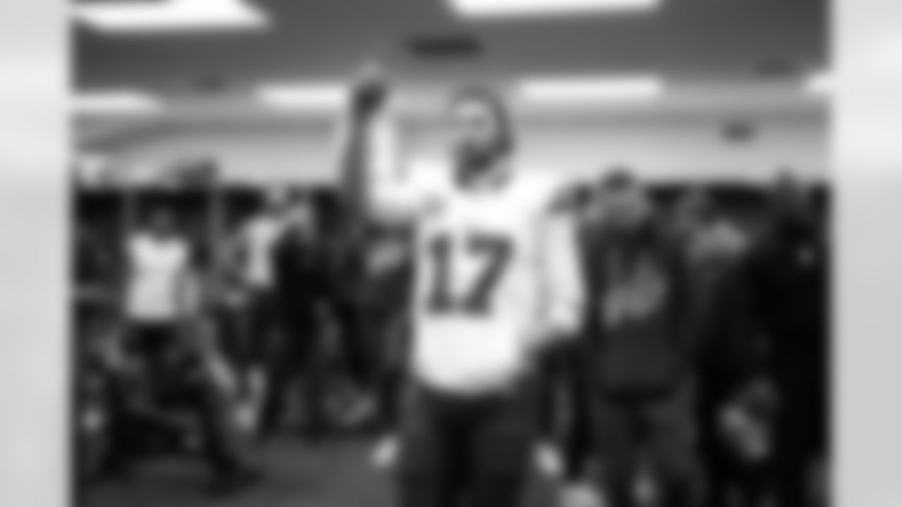 Pittsburgh Steelers vs Buffalo Bills, Regular Season, November 28, 2025 at Acrisure Stadium.