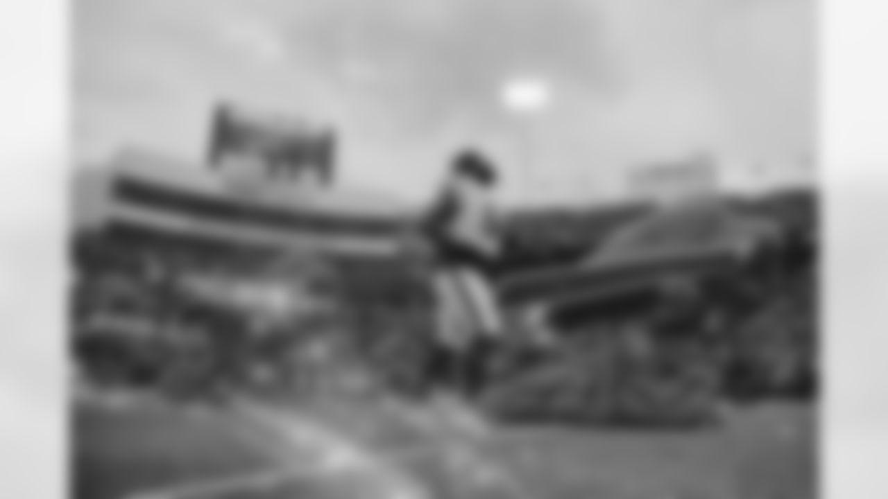 Buffalo Bills vs Tampa Bay Buccaneers, Regular Season, November 18, 2025 at Highmark Stadium.