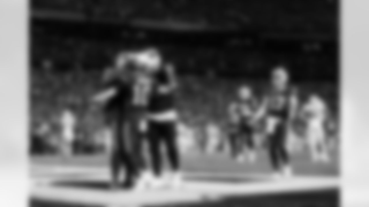 Buffalo Bills vs Miami Dolphins, Regular Season, September 18, 2025 at Highmark Stadium.