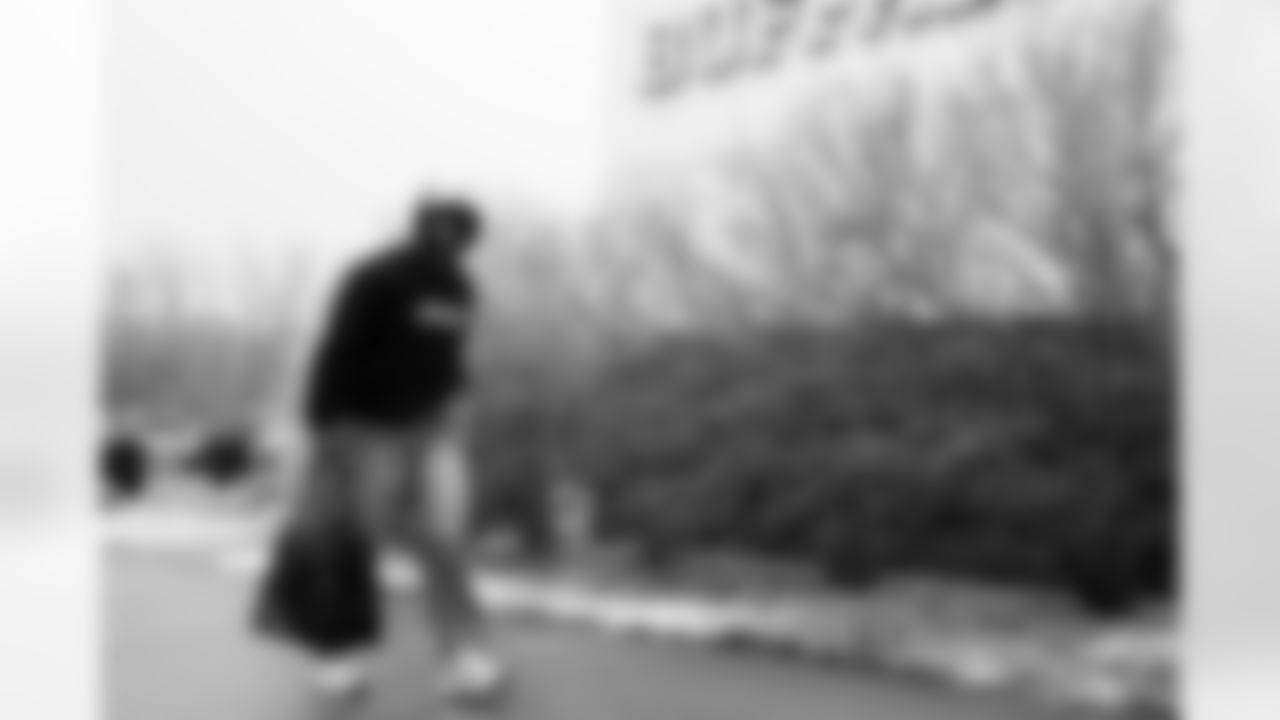 Buffalo Bills vs Philadelphia Eagles, Regular Season, December 28, 2025 at Highmark Stadium.