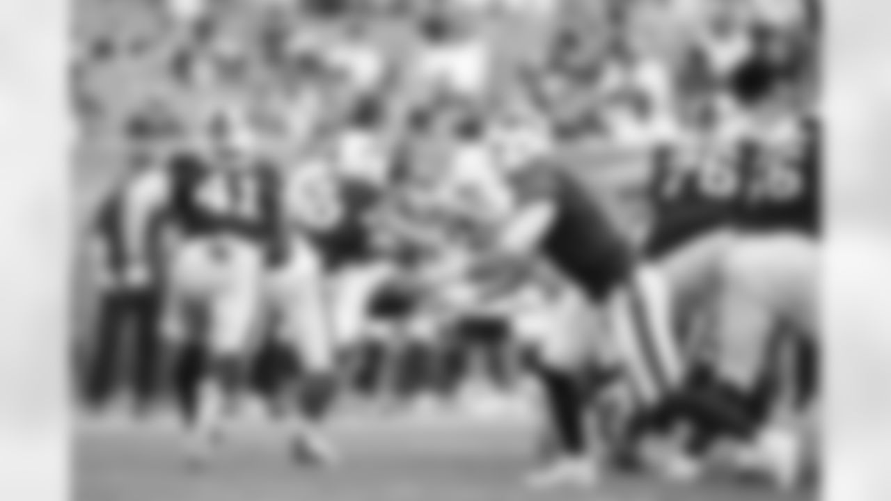 Miami Dolphins vs Buffalo Bills, Regular Season, November 09, 2025 at Hard Rock Stadium.