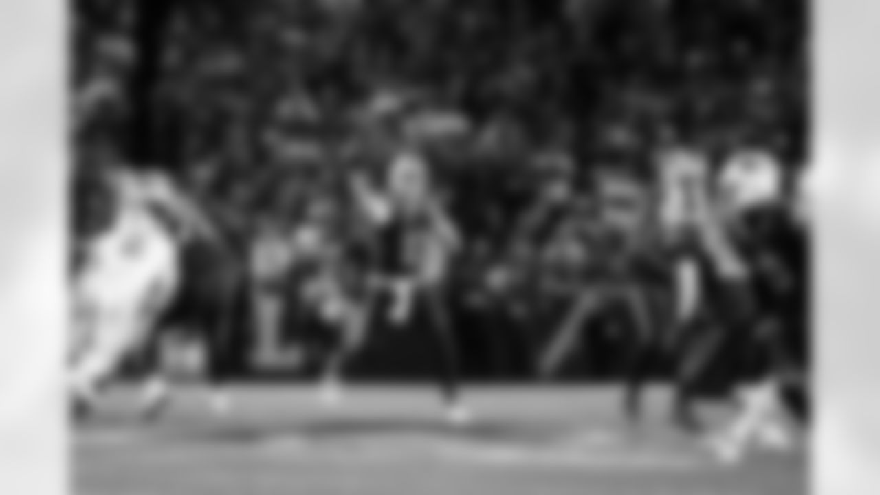 Buffalo Bills vs Miami Dolphins, Regular Season, September 18, 2025 at Highmark Stadium.