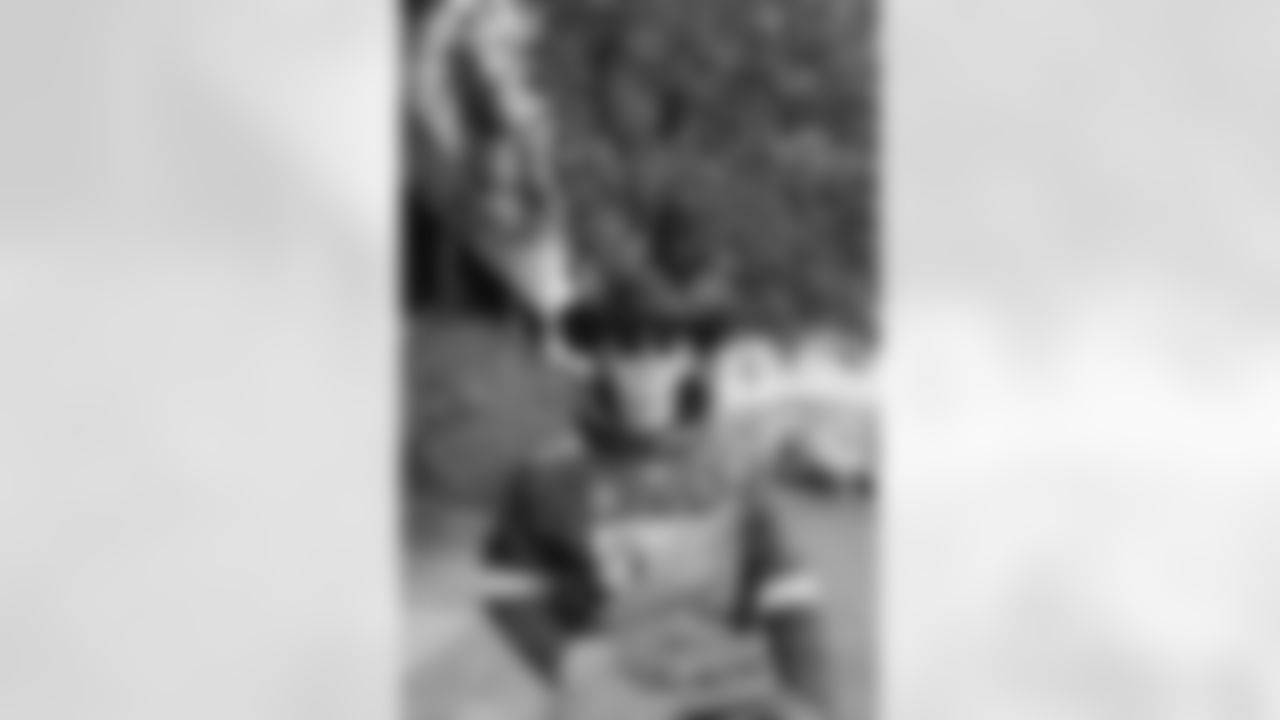 Buffalo Bills vs Tampa Bay Buccaneers, Regular Season, November 17, 2025 at Highmark Stadium.