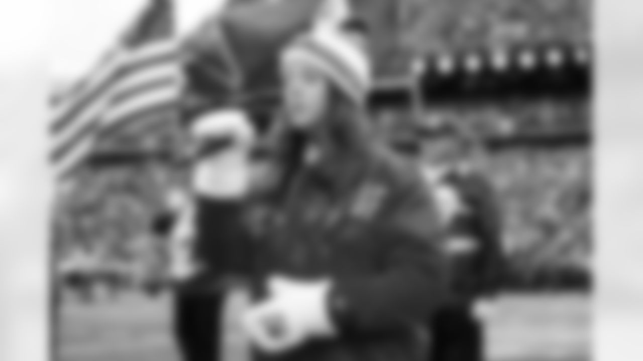 Buffalo Bills vs Tampa Bay Buccaneers, Regular Season, November 16, 2025 at Highmark Stadium.